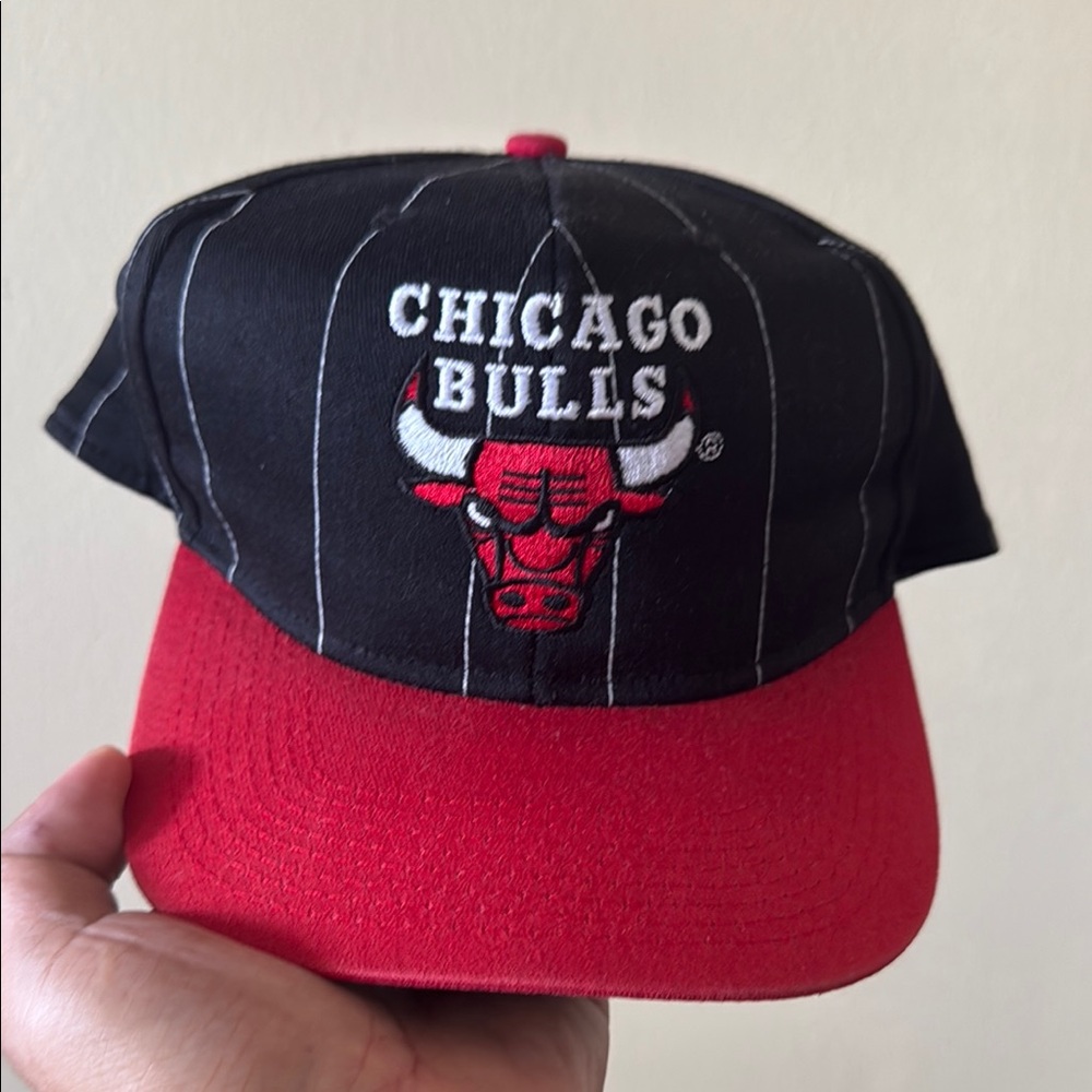 Chicago Bulls Black and Red Cap Snapback Hat